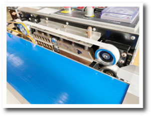 シーラー圧着加工機